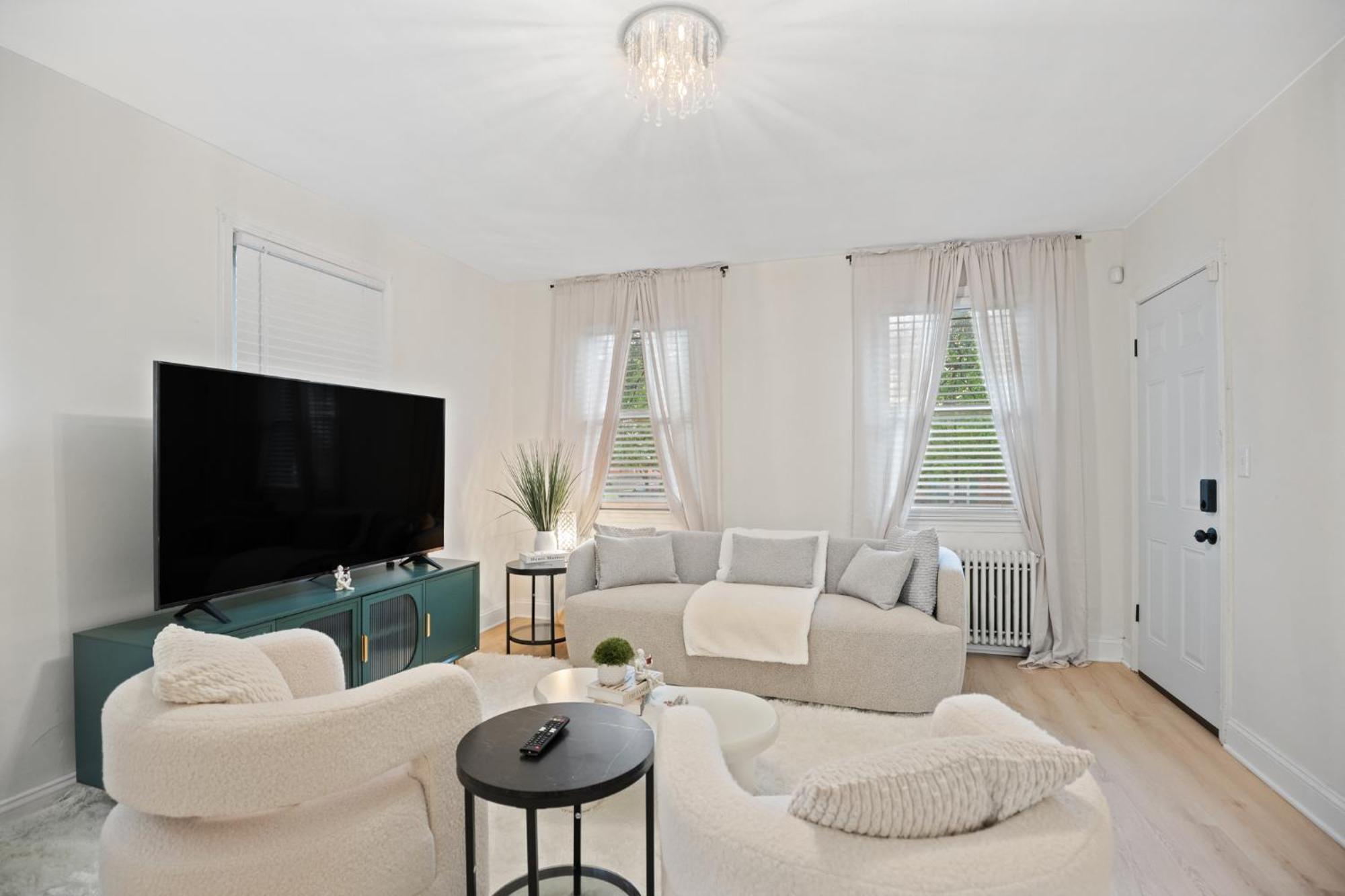 Apartment Away From Washington
