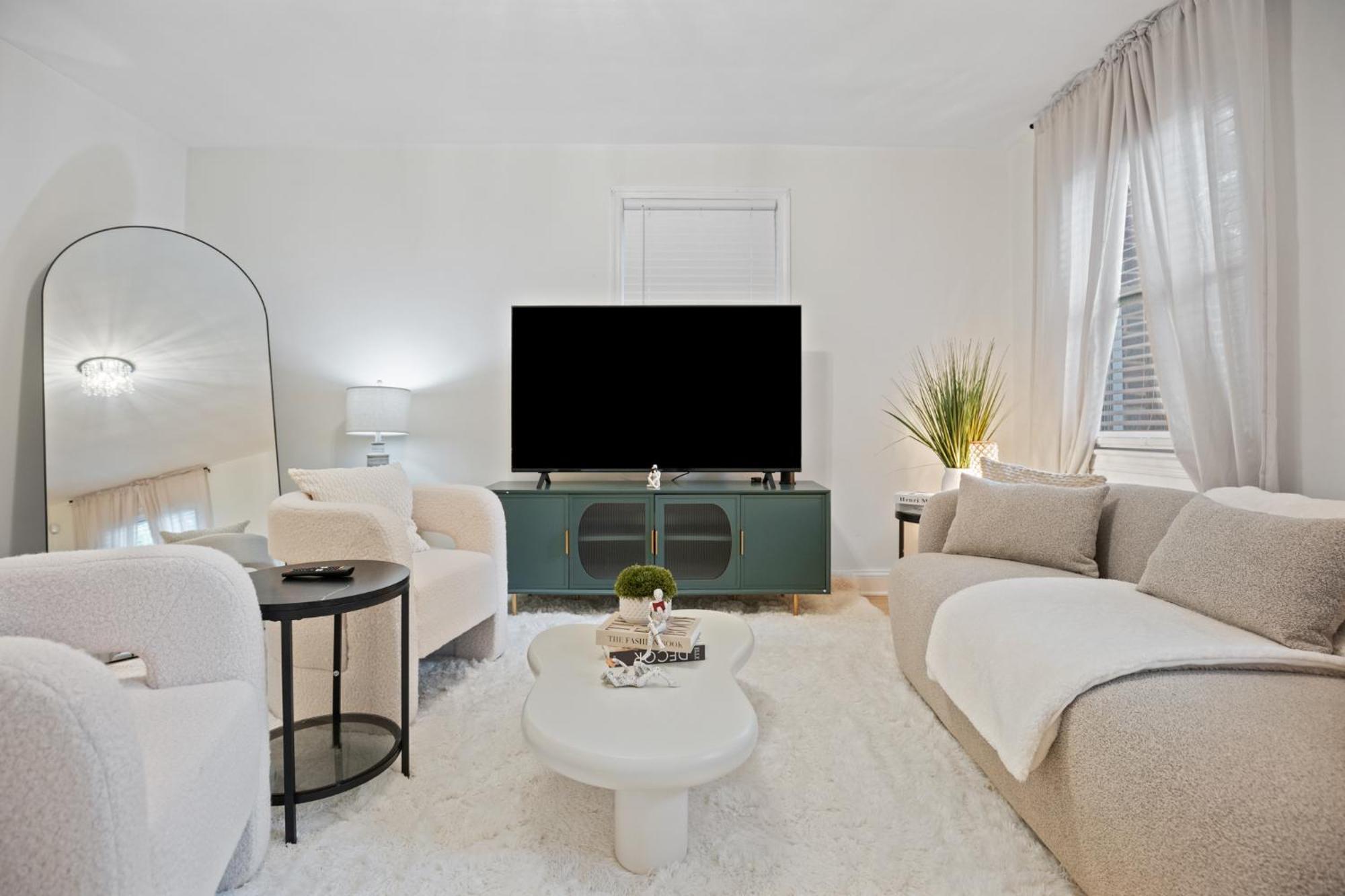 Apartment Away From Washington